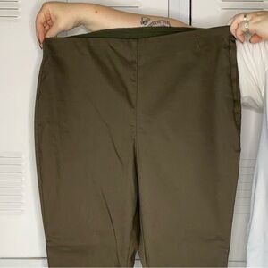 NWOT Olive green crop pants